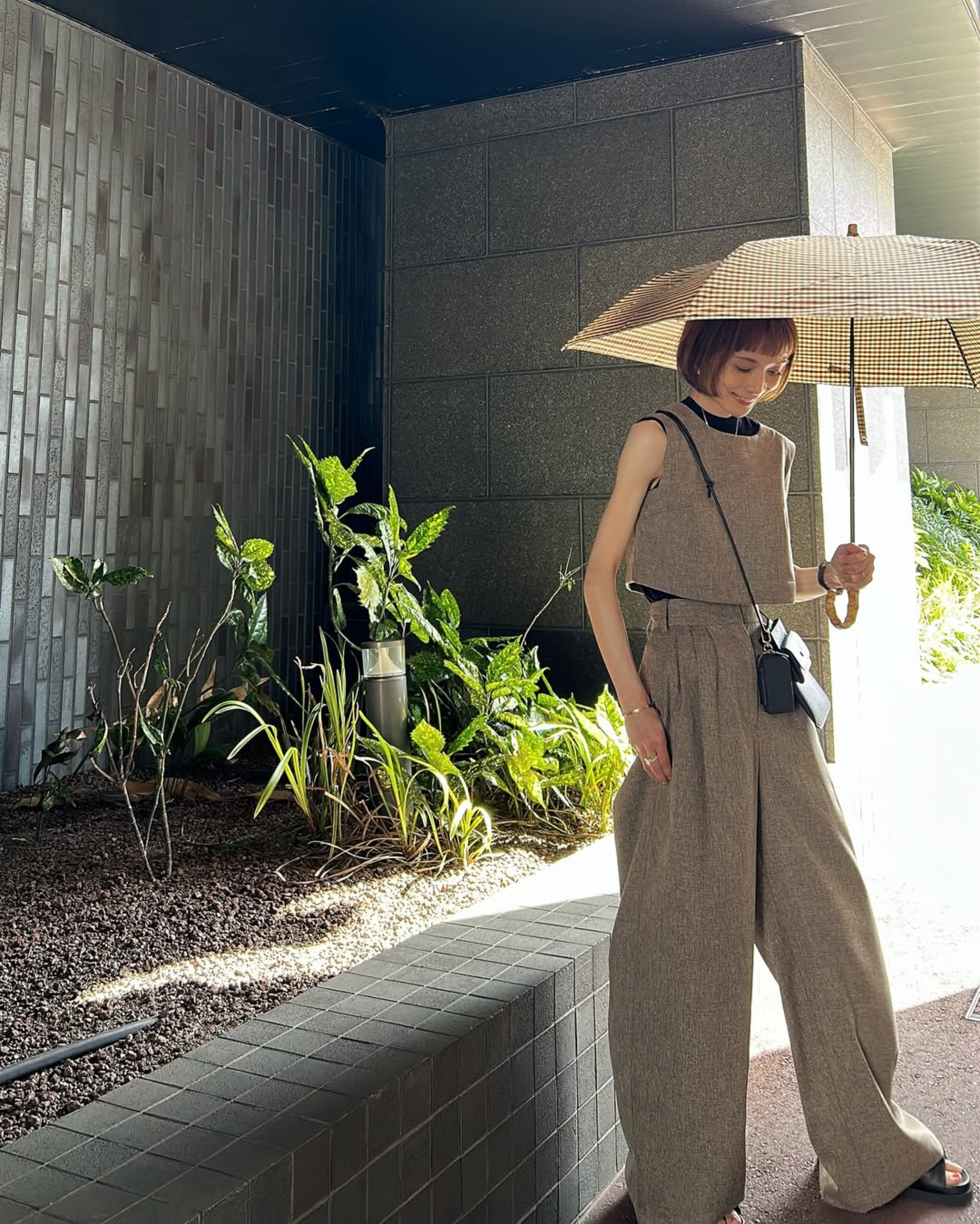 mélange three tuck pants