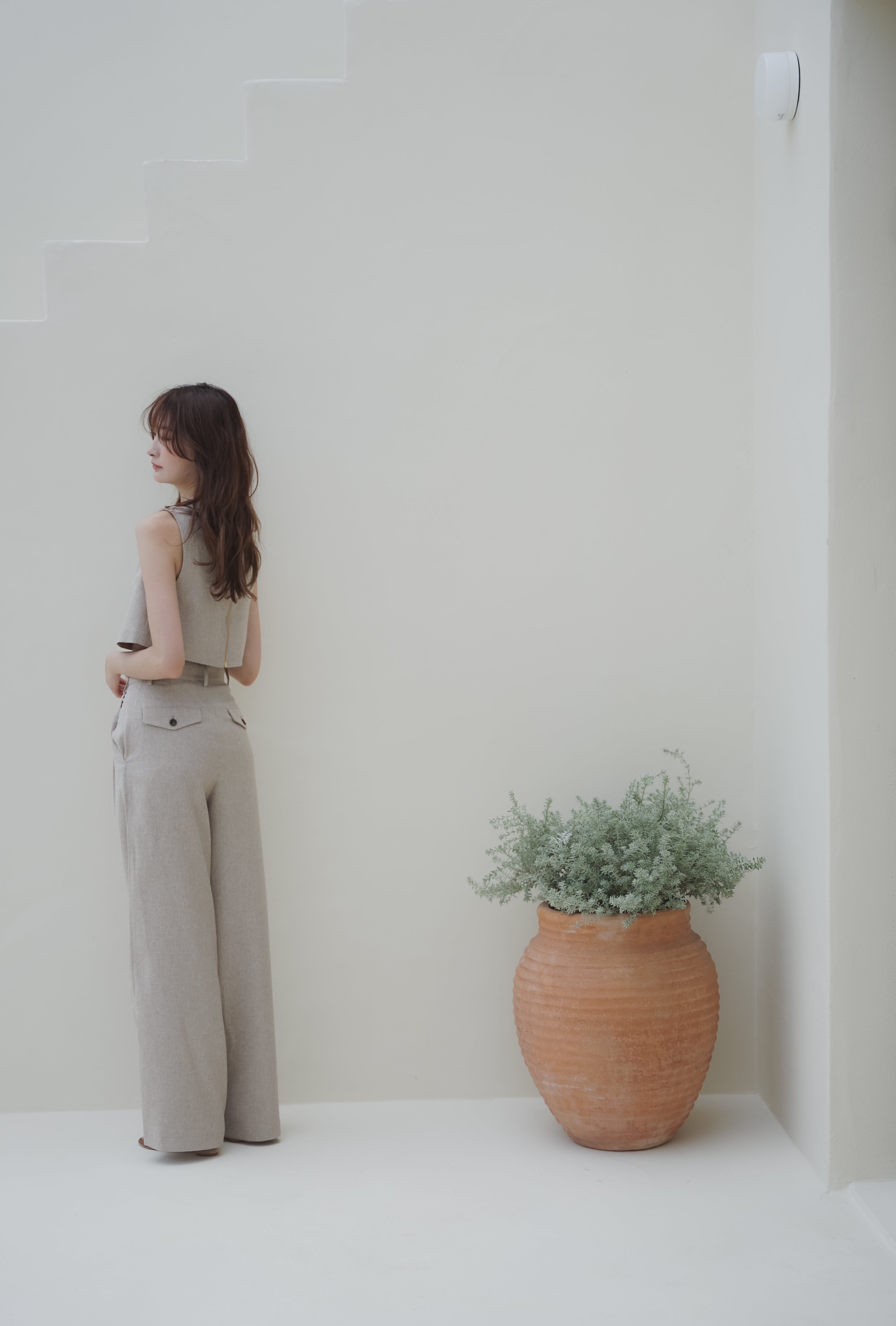 mélange three tuck pants